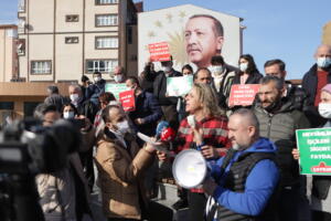 ÇAYKUR MEVSİMLİK İŞÇİLERİ “İNSANCA YAŞAMAK İSTİYORUZ” Ali Osman Ertaş-Gençağa Karafazlı-
