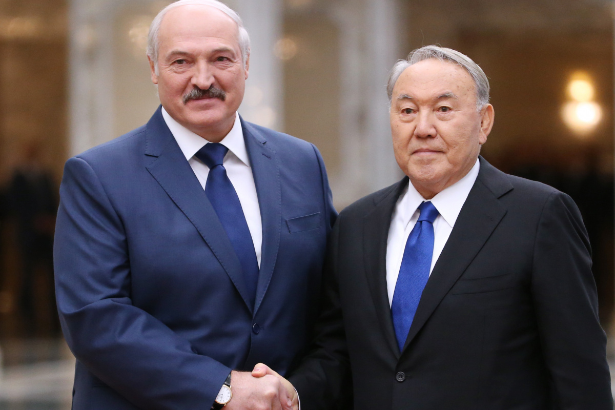 Belarus Devlet Başkanı Lukaşenko, Kazakistan’ın eski Cumhurbaşkanı Nazarbayev ile görüştü