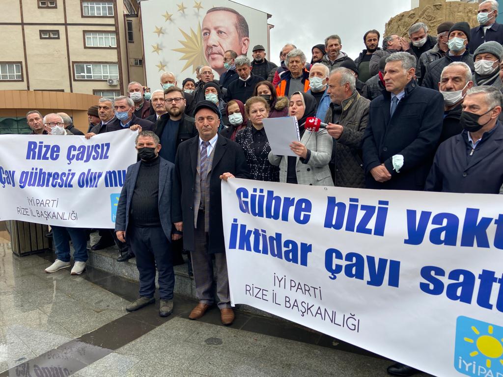 İyi Parti Rize İl Örgütü çay gübresine yapılan zamları protesto