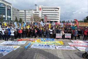 KESK, Karadeniz bölge mitingini gerçekleştirdi: İşsizliğe, yoksulluğa, zamlara hayır. &nbsp;