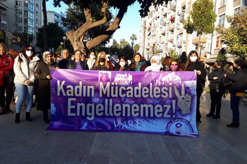 Güler CENGİZ Mersin Mersin Kadın Platformu üyeleri, 16 Mart Çarşamba