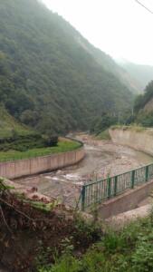 Rize’nin Çayeli İlçesi’nde bulunan Senoz Vadisi Deresinden hafriyat çıkaran Hacıoğlu