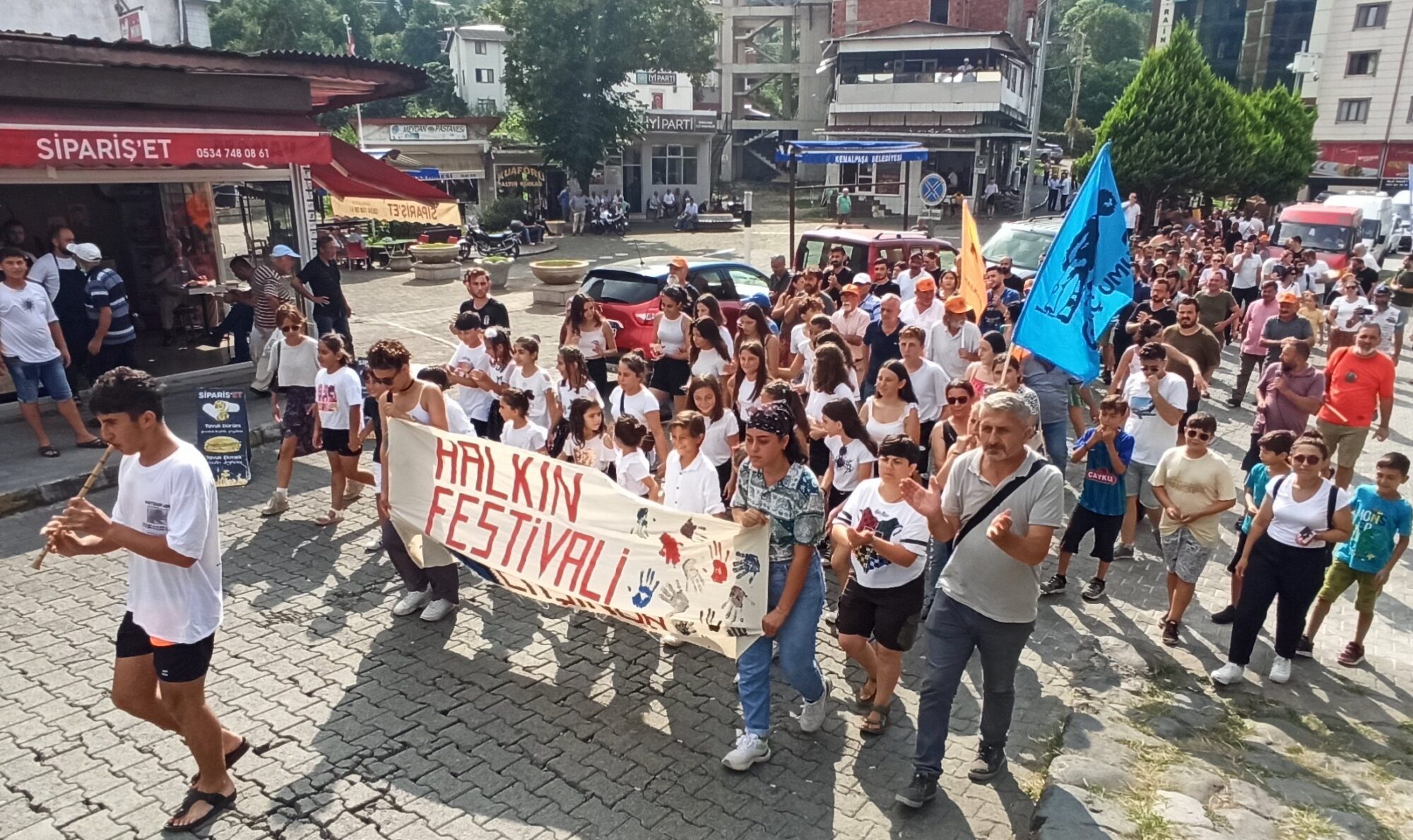 Kemalpaşa Halk Festivali başladı. Halkın festivali 17 yaşında