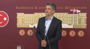 HDP Diyarbakır Milletvekili Garo Paylan, TBMM’de kabul edilen sansür yasasına