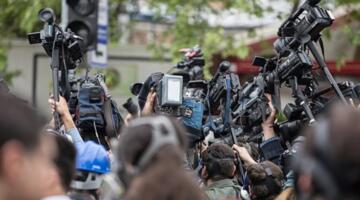 Gazeteciler tehdit ediliyor saldırıya uğruyor