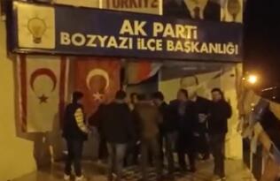 AKP’de protestolu istifa, dilekçeleri astılar