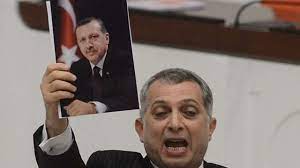 Metin Külünk AKP’nin politikalarını görmezden geliyor