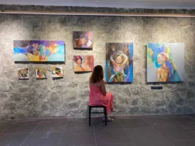 Ressam Ayşe Uzunhasanoğlu’nun ‘Kadın’ Temalı Sergisi Açıldı