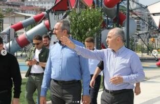 AKP İl Teşkilatının Rize Belediye Başkanı Metin’i aday yapmamak için çeşitli komplikasyonlara girmesi üzerine Kuzey TV mikrofonu sokağın nabzını tuttu.