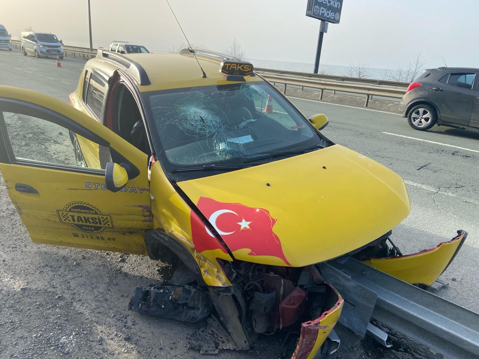Rize Mermerdelen mahallesi muhtarı Seymenoğlu, trafik kazası geçirdi
