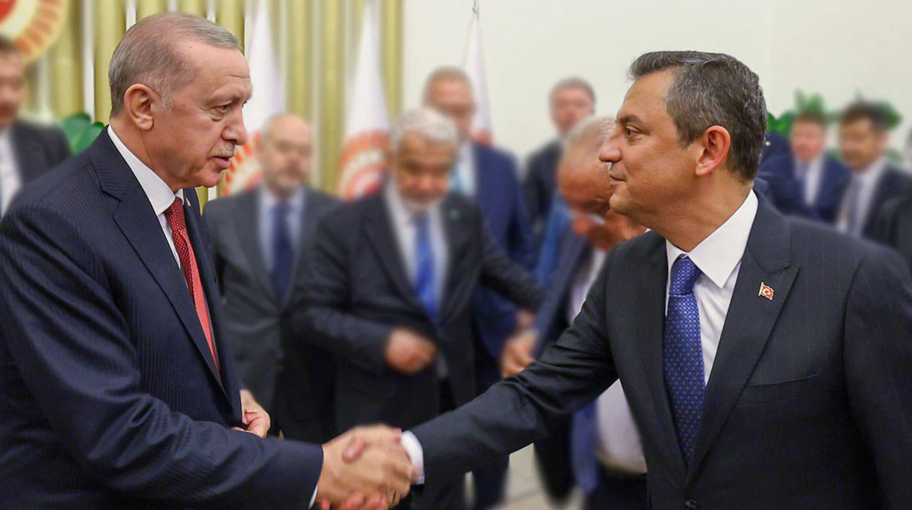 Özel-Erdoğan görüşmesi: “Kibritle oynayan ya kendini yakar ya evini yakar”