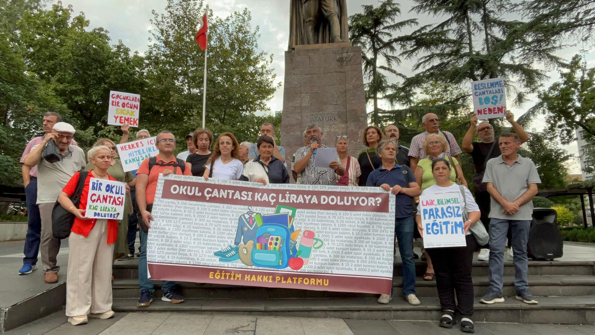 Eğitim Sen Trabzon Şubesi Eğitim hakkı platformu ” Aileler çocuklarının en temel okul ihtiyaçlarını bile karşılayamıyor”