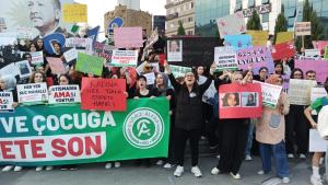 HABER: GENÇAĞA KARAFAZLI (RİZE)- Rize Atatürk meydanında toplanan Çaykur Rizesporlu