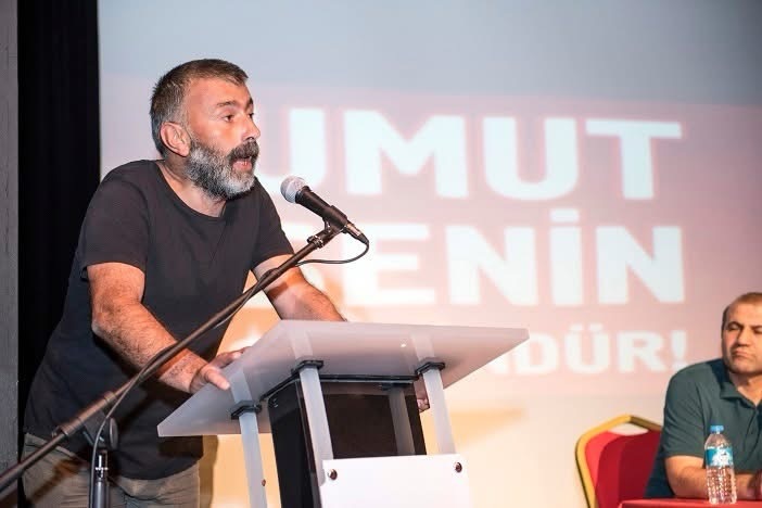 HABER MERKEZİ – Umut-Sen Örgütlenme Koordinatörü Başaran Aksu tutuklandı.Umut-Sen Örgütlenme Koordinatörü