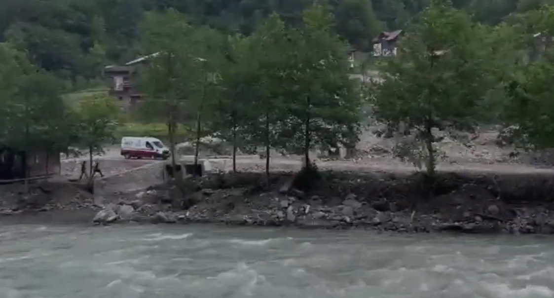 Haber: Selda KARAFAZLI RİZE – Rize’nin Çamlıhemşin ilçesinde günlerdir haber