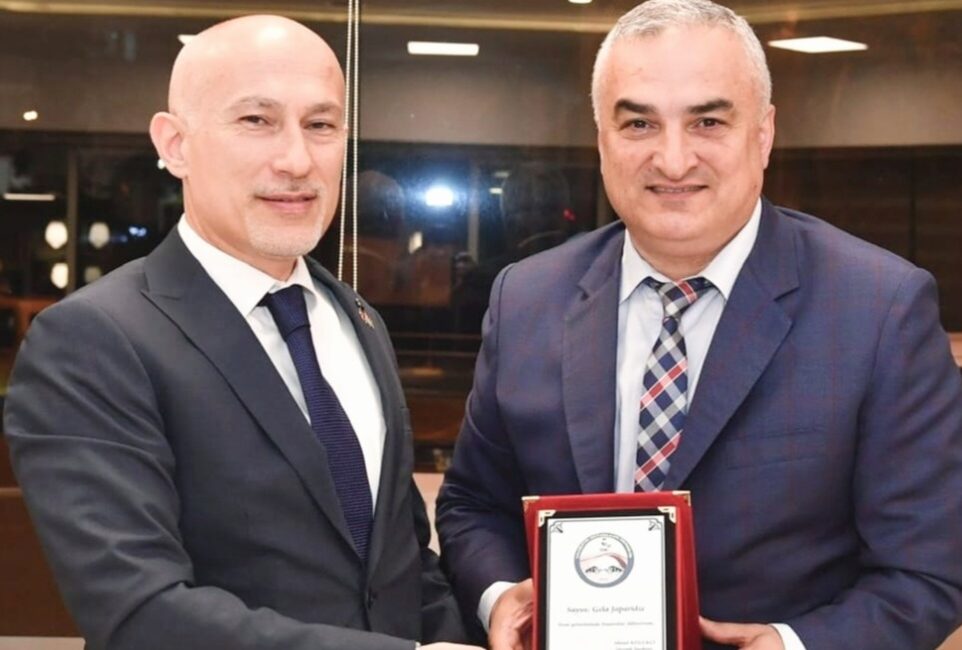 Eski Trabzon Gürcistan Başkonsolosunun acı günü .Geçen sene annesini kaybeden