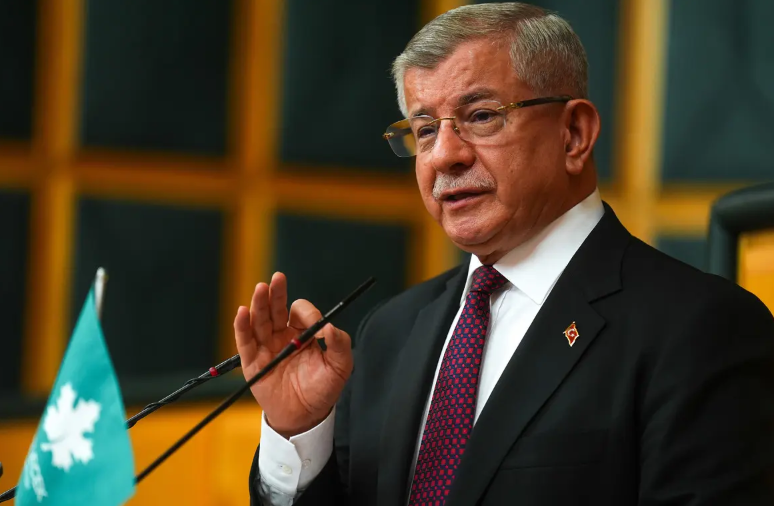 Aylardır AK Partiye geçeceği tartışılan Gelecek Partisi Genel Başkanı Ahmet