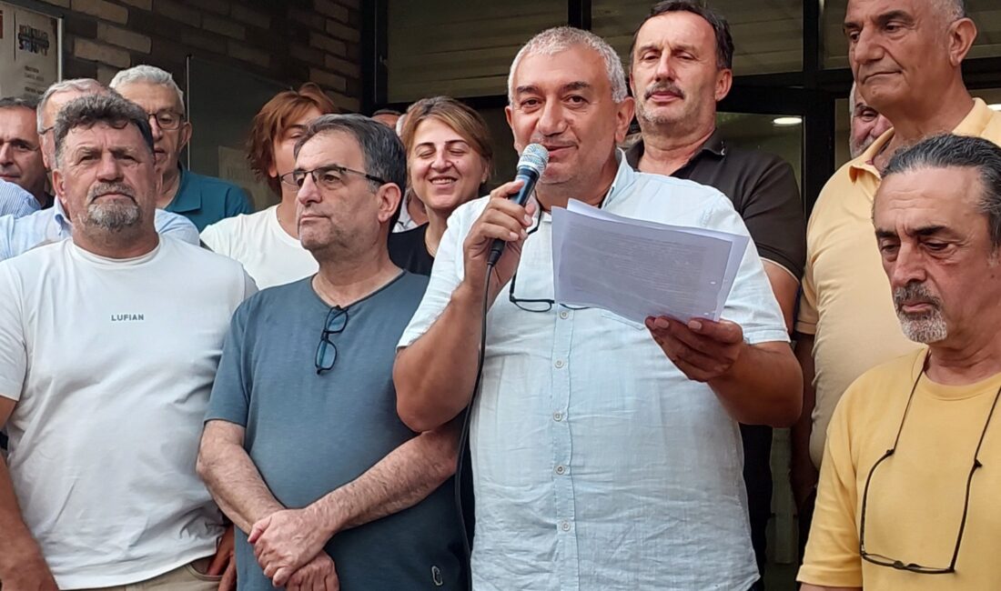 CHP’de İstifa Dalgası Karadeniz’e Sıçradı: Fındıklı Belediye Başkanı, Meclis Üyeleri
