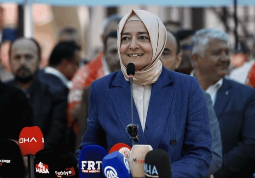 Borsa vurgununda adı geçen AKP’li Fatma Betül Sayan Kaya ve