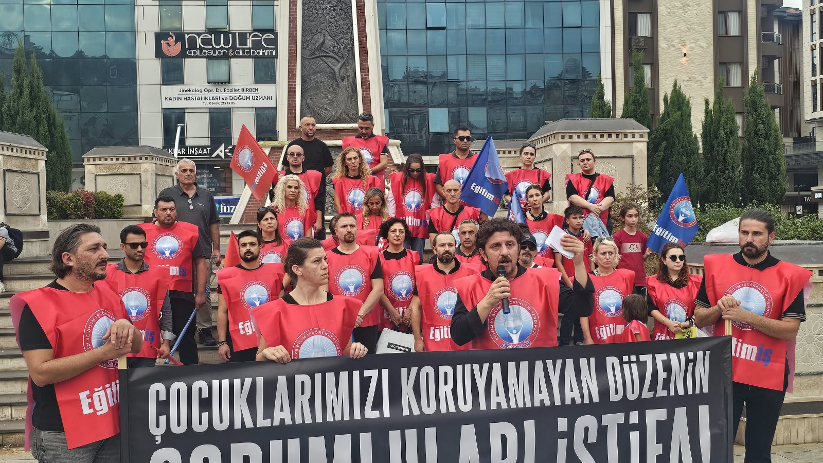 HABER-GÖRÜNTÜ .ÖZLEM EMİR-GENÇAĞA KARAFAZLI (RİZE)- Manisa’nın Turgutlu ilçesinde İnci Üzmez