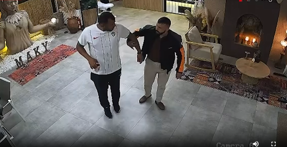 BAYBURT – Bayburt’ta inşaat işçisi olarak çalışan Süleyman Konat, Amedpsor forması