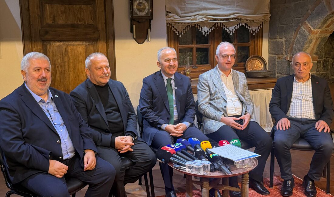 HABER:GENÇAĞA KARAFAZLI KAMERA:ÖZLEM EMİR Rize Belediye Başkanı Rahmi Metin, basın