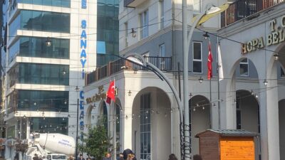 (ARTVİN)-Hopa Belediyesi’nden Artvin’in Doğasını Koruma Mücadelesine Destek: Hibe Edilen Beton