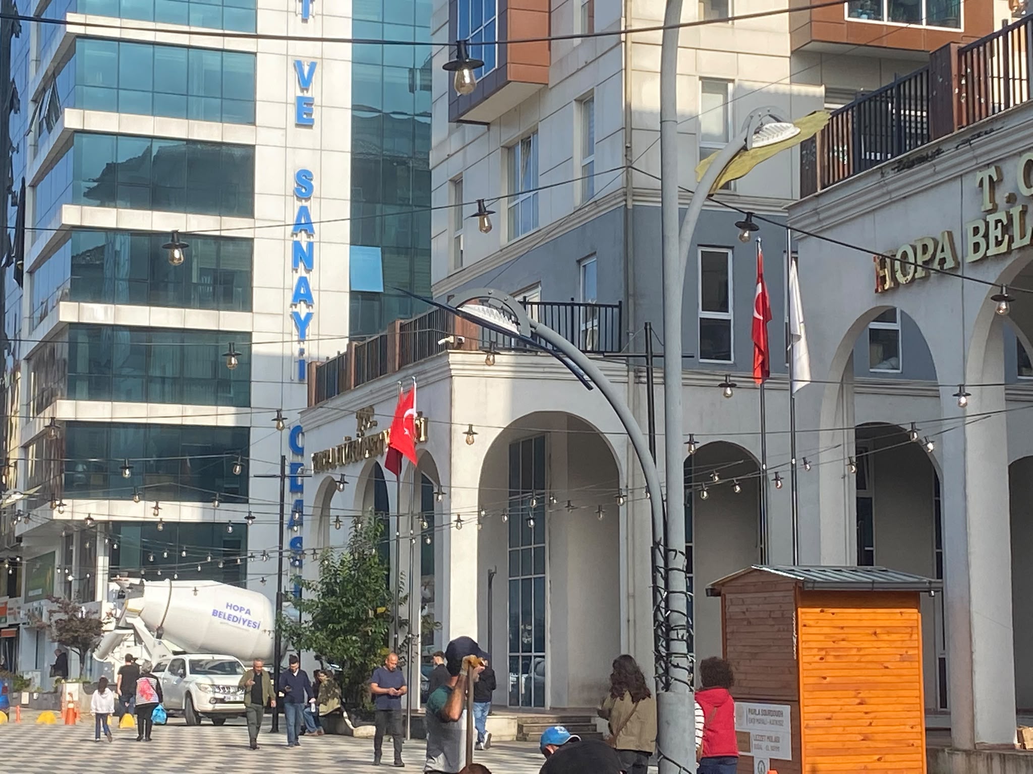 (ARTVİN)-Hopa Belediyesi’nden Artvin’in Doğasını Koruma Mücadelesine Destek: Hibe Edilen Beton