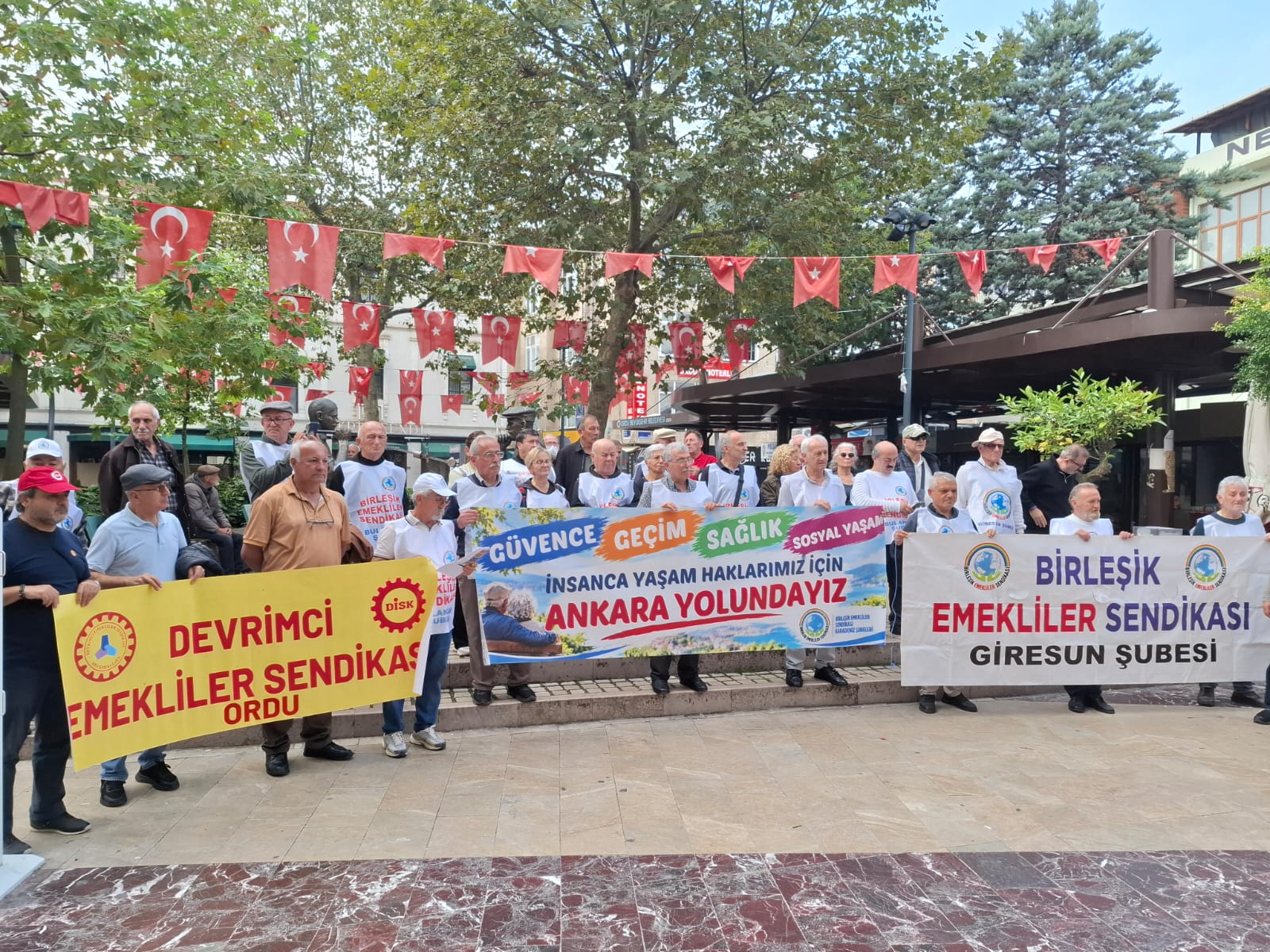Bulancak’tan Ankara’ya Emekli Yürüyüşü: İnsanca Yaşam İstiyoruz HABER: COŞKUN ÖZBUCAK